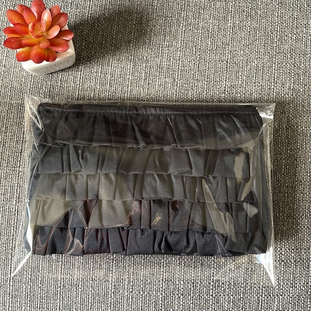 Black Ruffle Makeup Bag - Picture 10 of 12